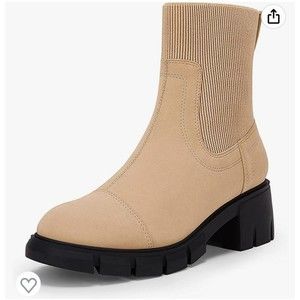 RILISTA WOMENS PLATFORM LUG SOLE CHELSEA ANKLE BOOTS (Cream)